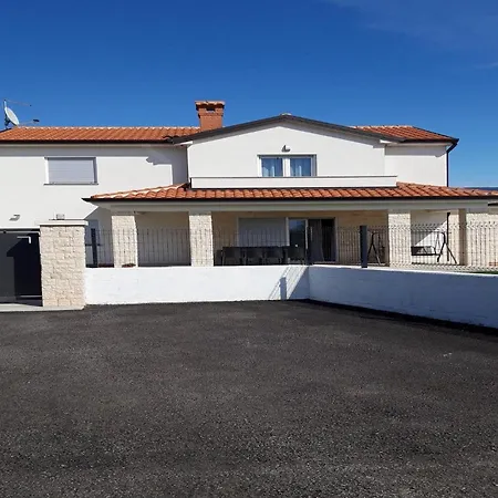 Holiday home Zirdum *
