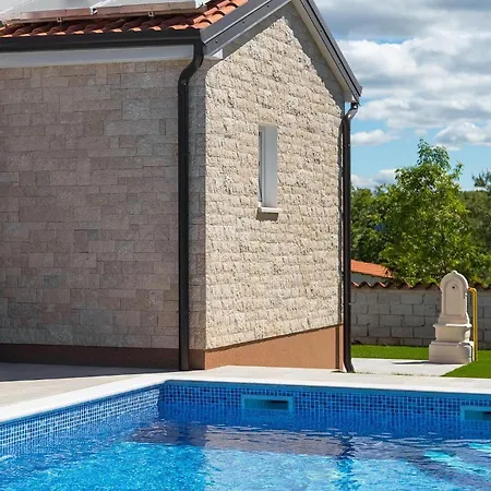 Zirdum Holiday home *