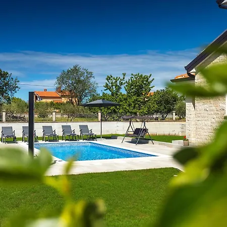 Zirdum Holiday home *